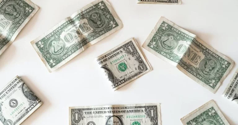 80% Believe Money Will Make Them Happier. Here’s Why They’re Wrong. 80% Believe Money Will Make Them Happier. Here’s Why They’re Wrong.