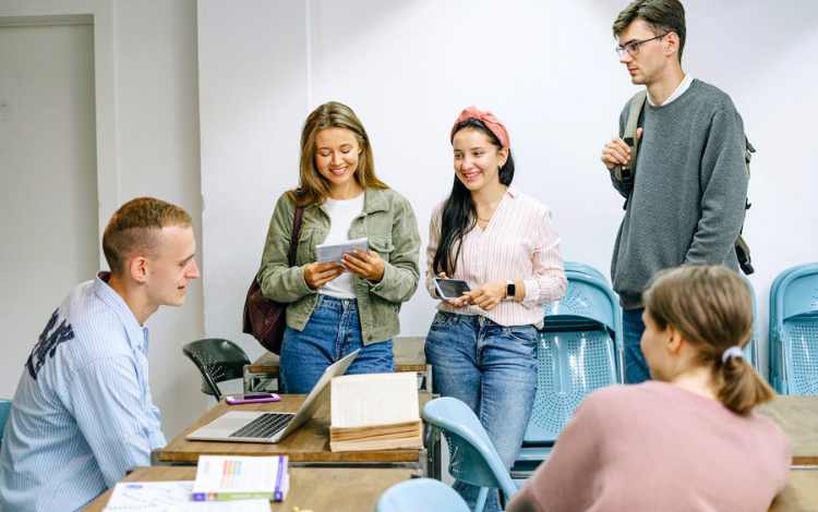 Guide for College Students for Achieving Success Guide for College Students for Achieving Success