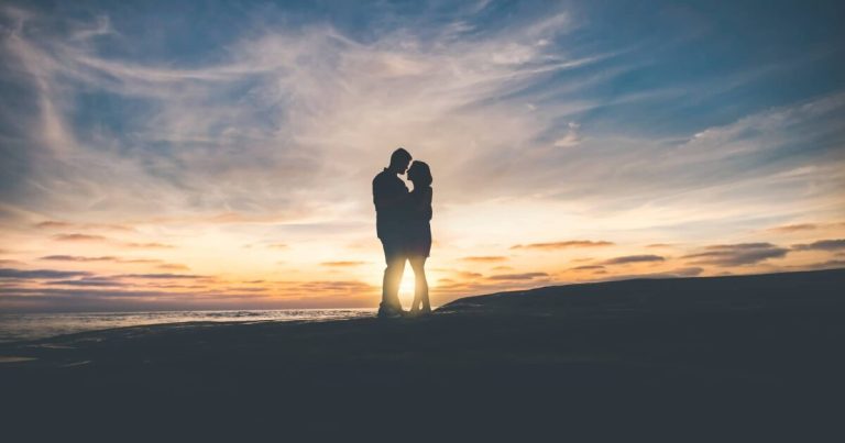 12 Practical Tips to Turn Your Partner into a Minimalist 12 Practical Tips to Turn Your Partner into a Minimalist