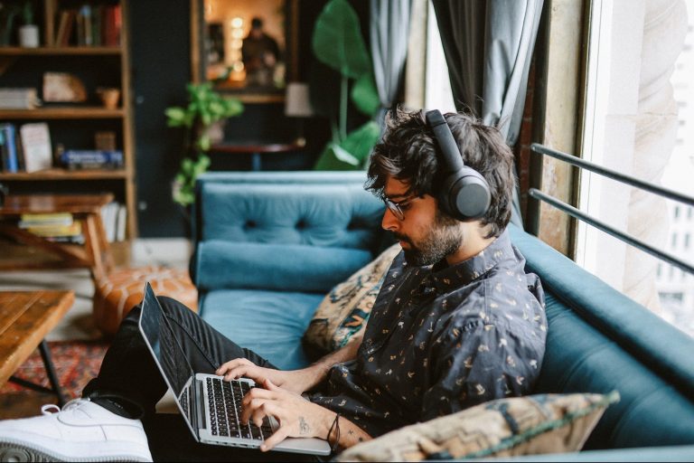 A Flexible Side Hustle Might Be ‘More Attractive’ Than a 9-5