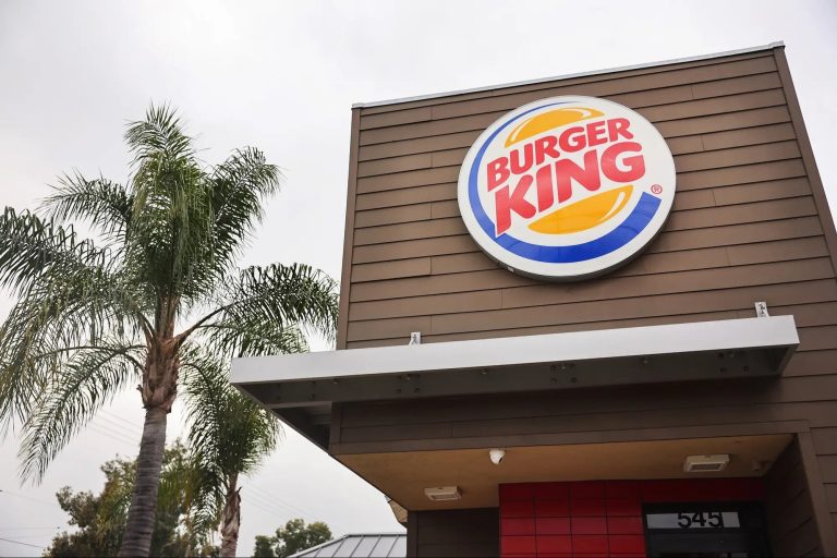Major Burger King Franchisee Adds Digital Kiosks, Cuts Staff Major Burger King Franchisee Adds Digital Kiosks, Cuts Staff