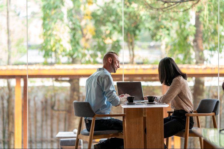 How to Choose the Right Financial Advisor How to Choose the Right Financial Advisor