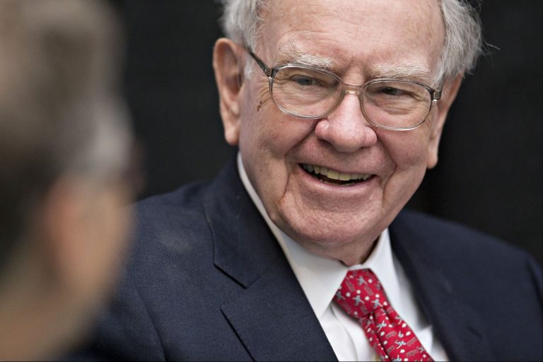 Warren Buffett Learned A Lot About His iPhone This Week Warren Buffett Learned A Lot About His iPhone This Week