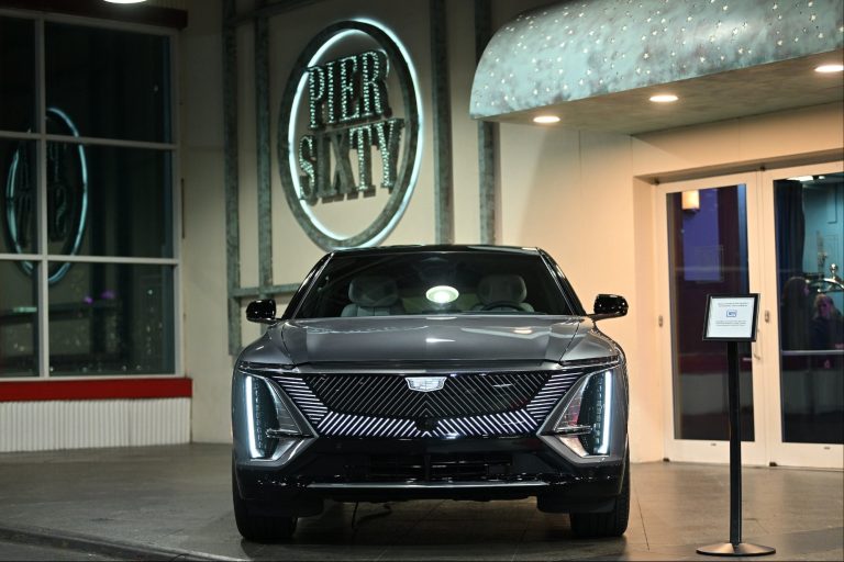 GM Taps Costco to Sell Chevrolet, Cadillac Electric Vehicles GM Taps Costco to Sell Chevrolet, Cadillac Electric Vehicles