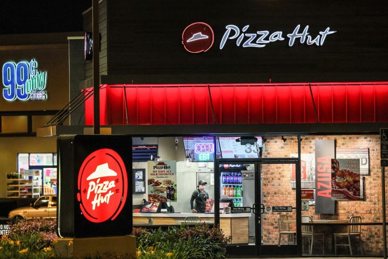 New Fast Food Minimum Wage Means Tough Choices for Franchises New Fast Food Minimum Wage Means Tough Choices for Franchises