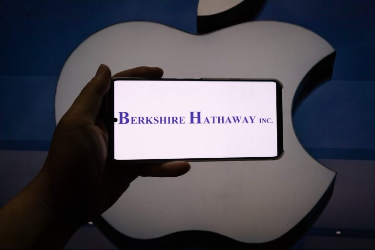 Warren Buffett Berkshire Hathaway Sells Half of Apple Stake Warren Buffett Berkshire Hathaway Sells Half of Apple Stake